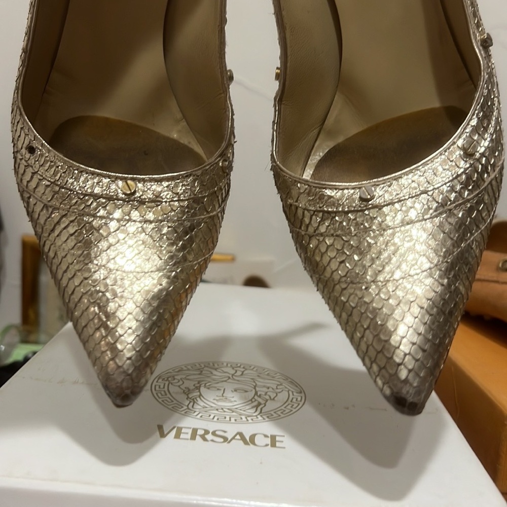 Versace gold python pumps - Picture 9 of 11